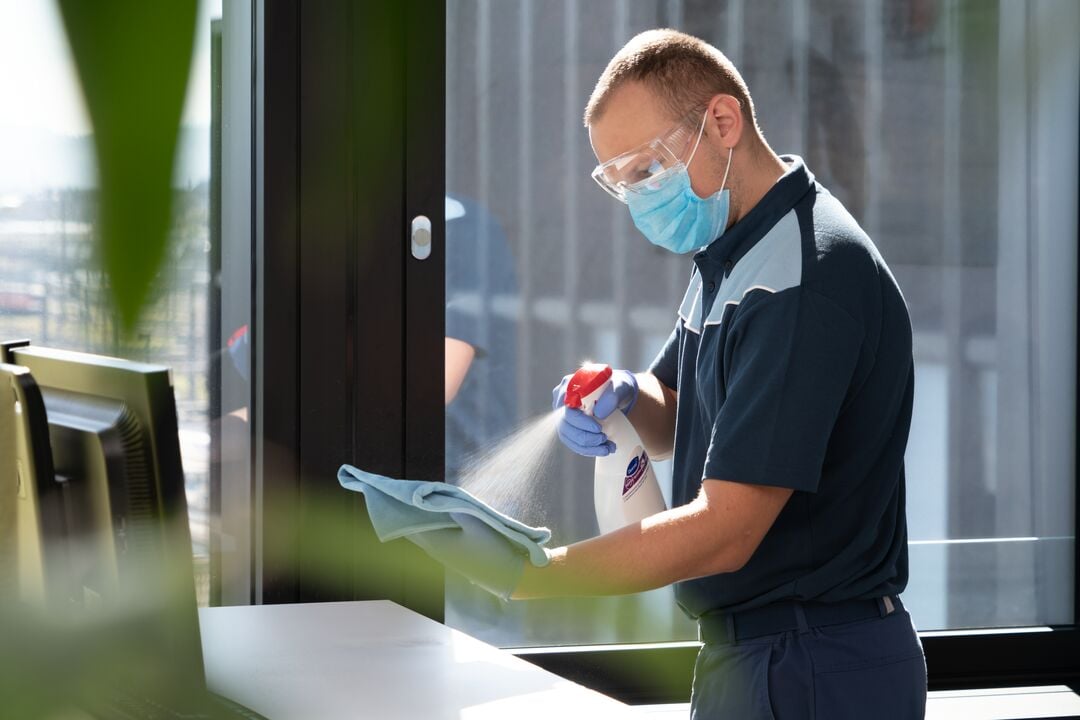 Web_Desktop-CH_2020_Hygiene-Services_Disinfection-Agent_ISS00658