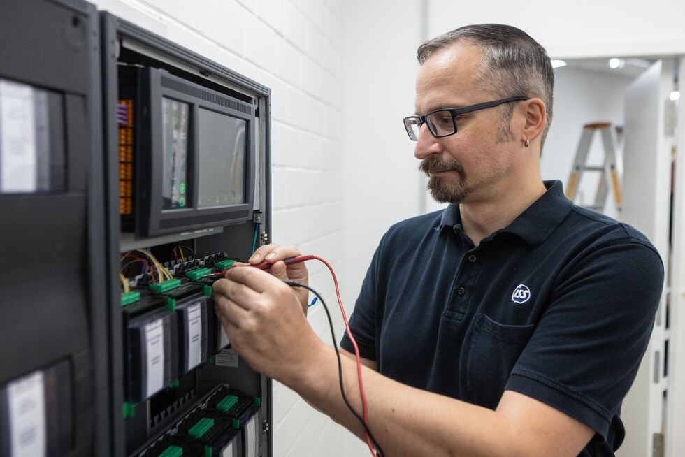 Web_Tablet-DE_Technical Services_2023