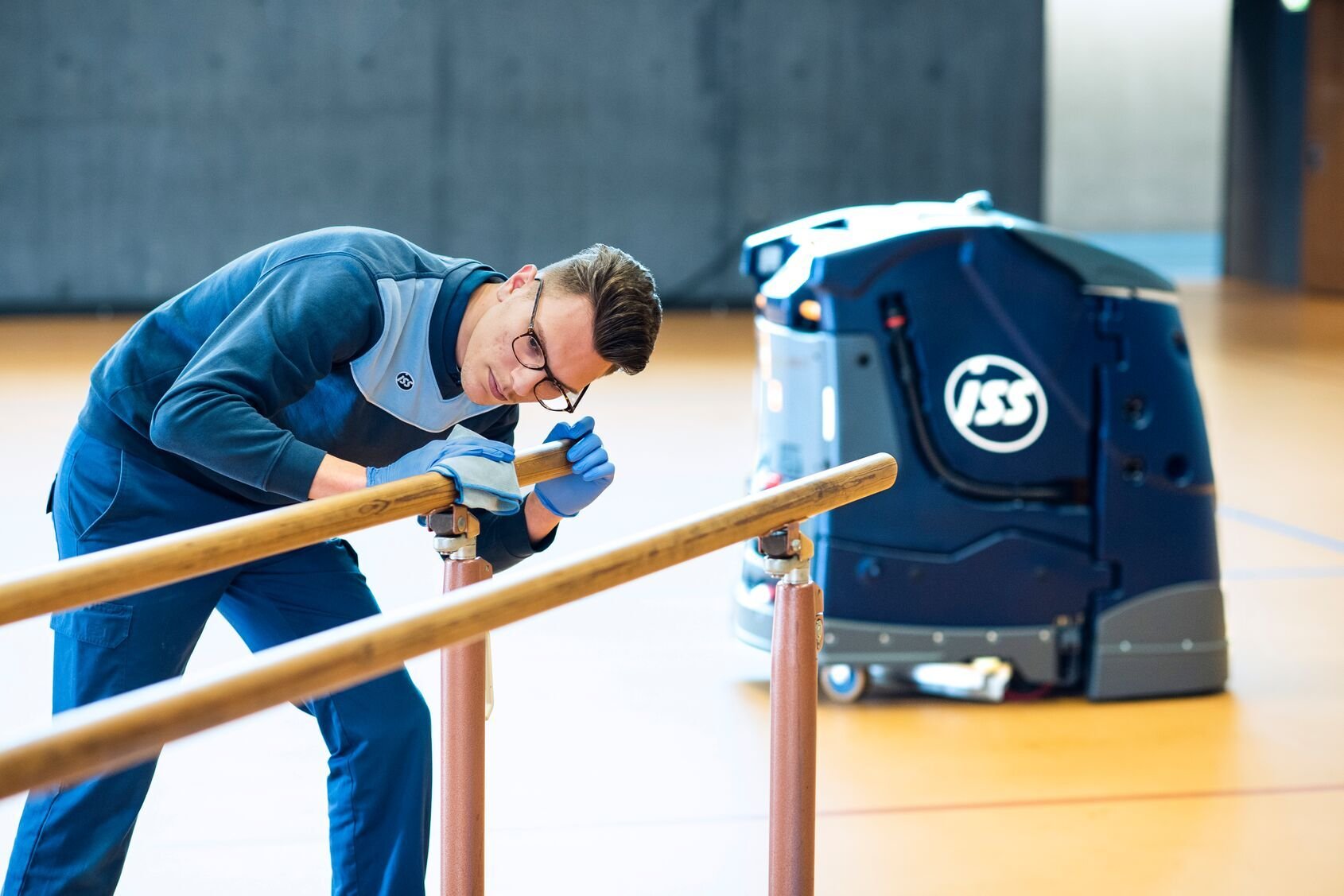 Web_Wide-2024_ISS_CH_Cleaning_Cobot__02