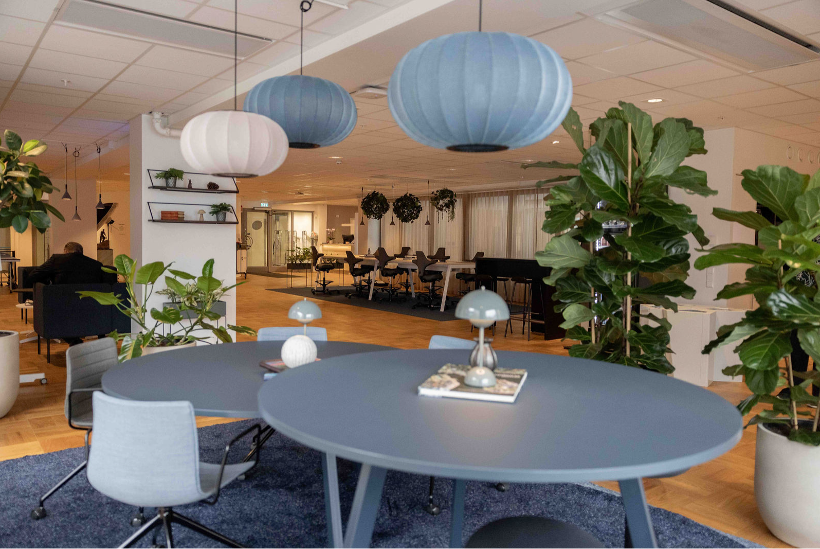 SWE_BodyImage_1.595x1.067px_Office