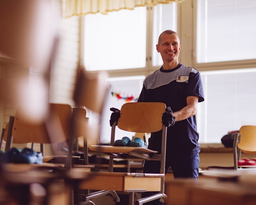 ISS_cleaning_public sector