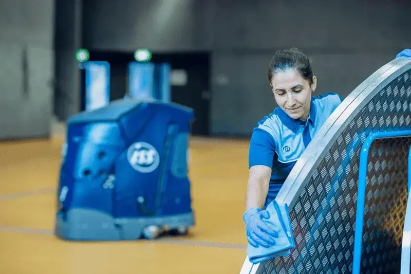 webimage-2024-ISS-CH-Cleaning-Cobot-01-1