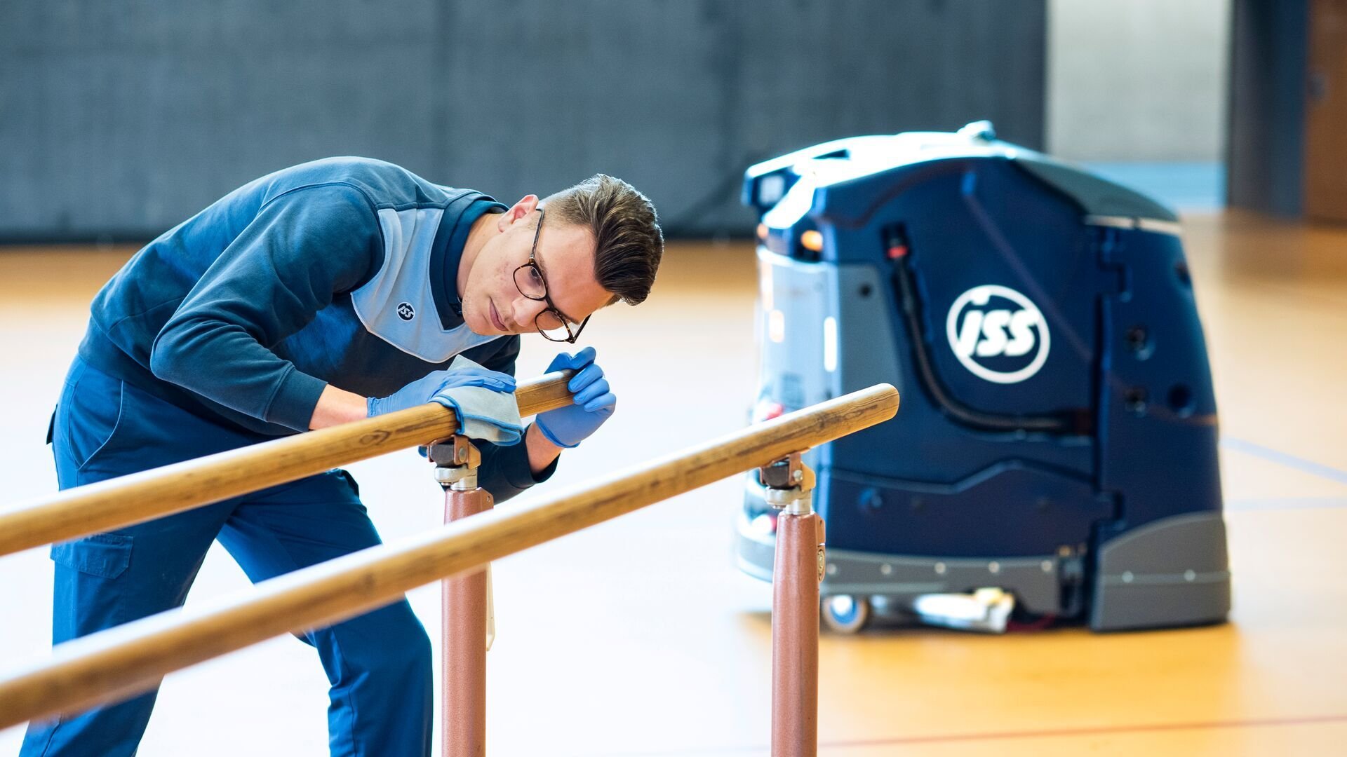 Large-2024_ISS_CH_Cleaning_Cobot__02