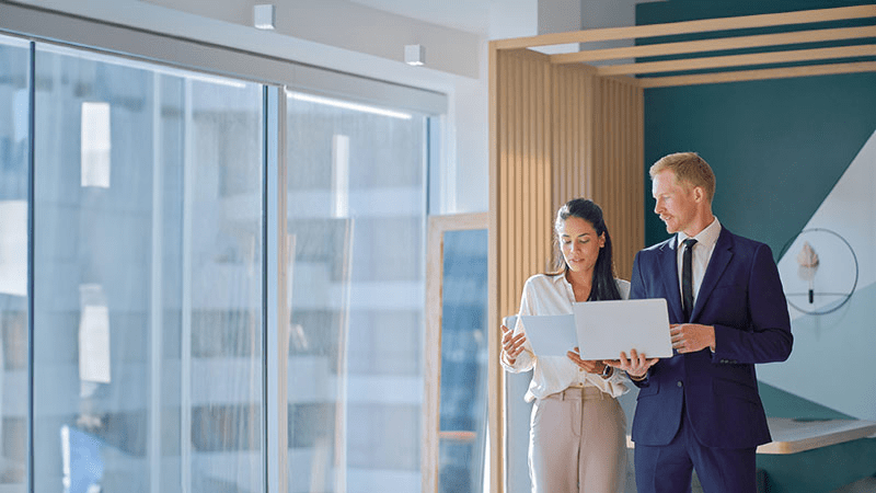 DE_Baumanagement_ISS_Machbarkeitsstudien_Consulting_AdobeStock_637824260_Bright